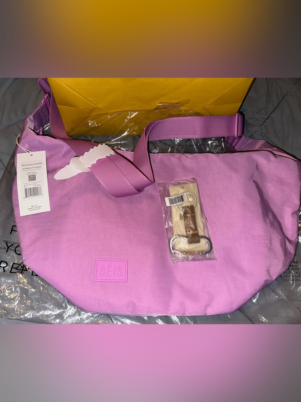 Nwt Beis Crescent Catchall in Berry